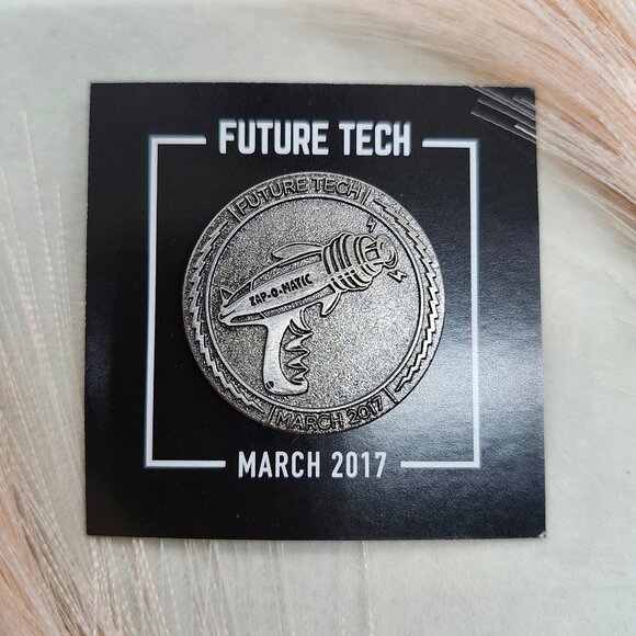 Loot Gaming by Loot Crate - Future Tech (March 2017) Box Collectible Pin - Picture 1 of 5